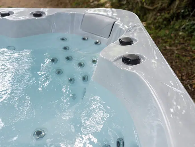 aqua 8 jacuzzi spa