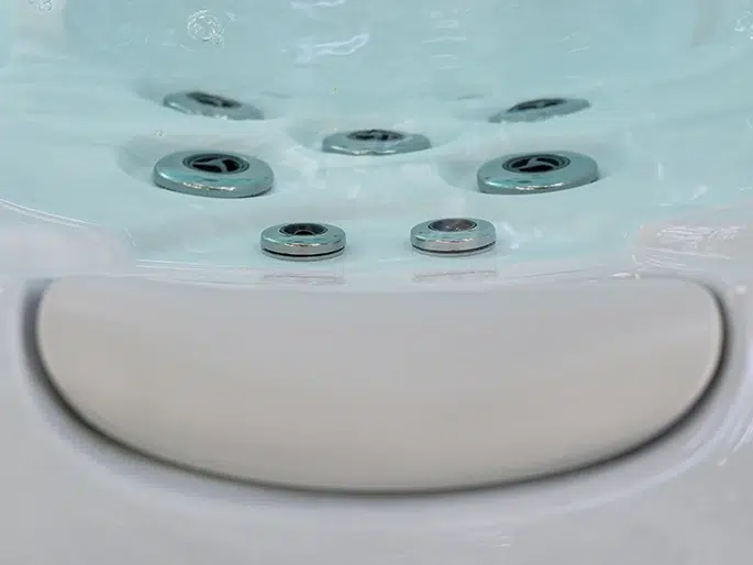 jacuzzi aqua 8 spas